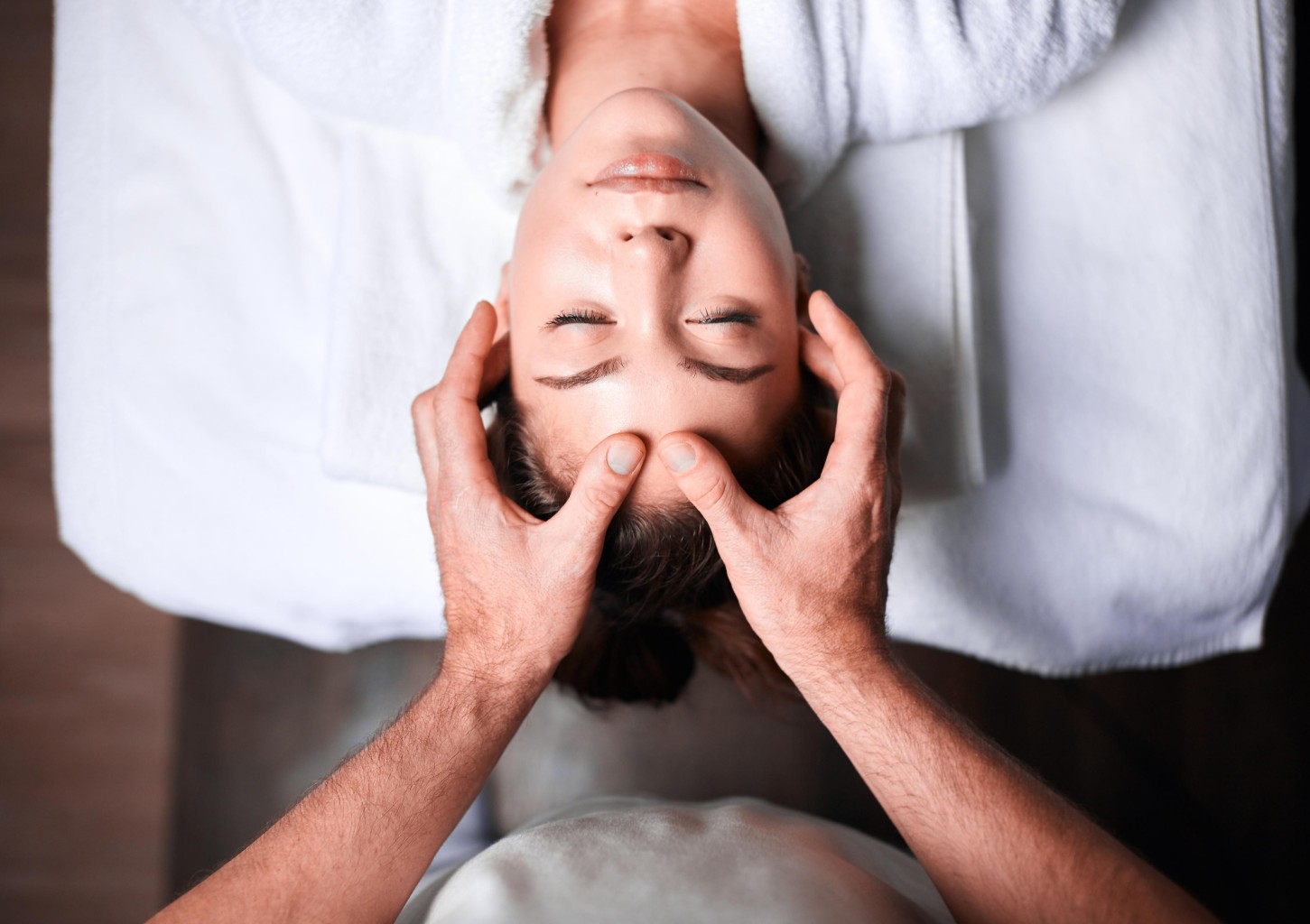 Limfodrenažinis veido masažas studijoje „Švelnios rankos“ (40 min.)