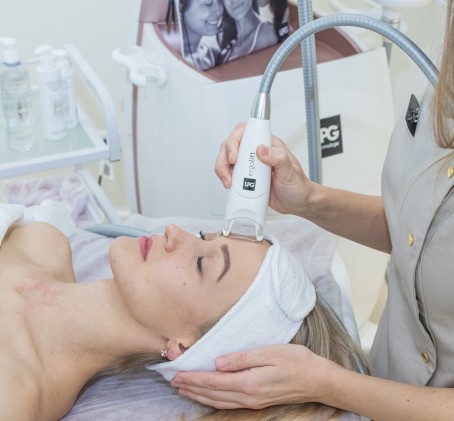 Veido procedūra „Suteik savo odai švytėjimą su LPG ergolift Glow“