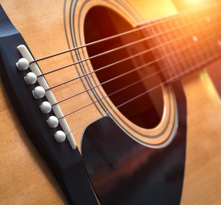 Akustinės gitaros pamokos (4 kartai)