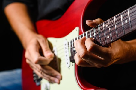 Elektrinės gitaros pamokos (4 kartai)