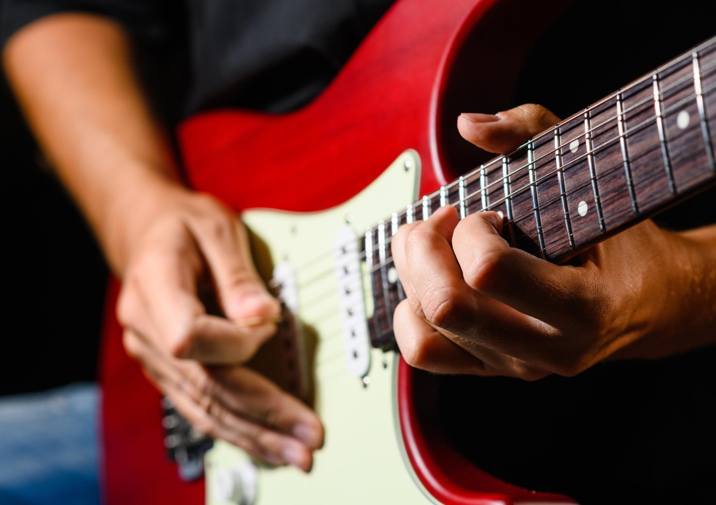 Elektrinės gitaros pamokos (4 kartai)