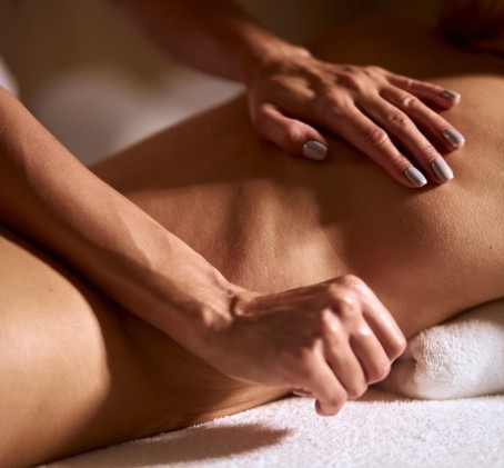 Gydomasis nugaros masažas „Kineziterapijos klinikoje“