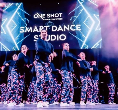 Grupinės treniruotės šokių studijoje SMART (8 kartai)