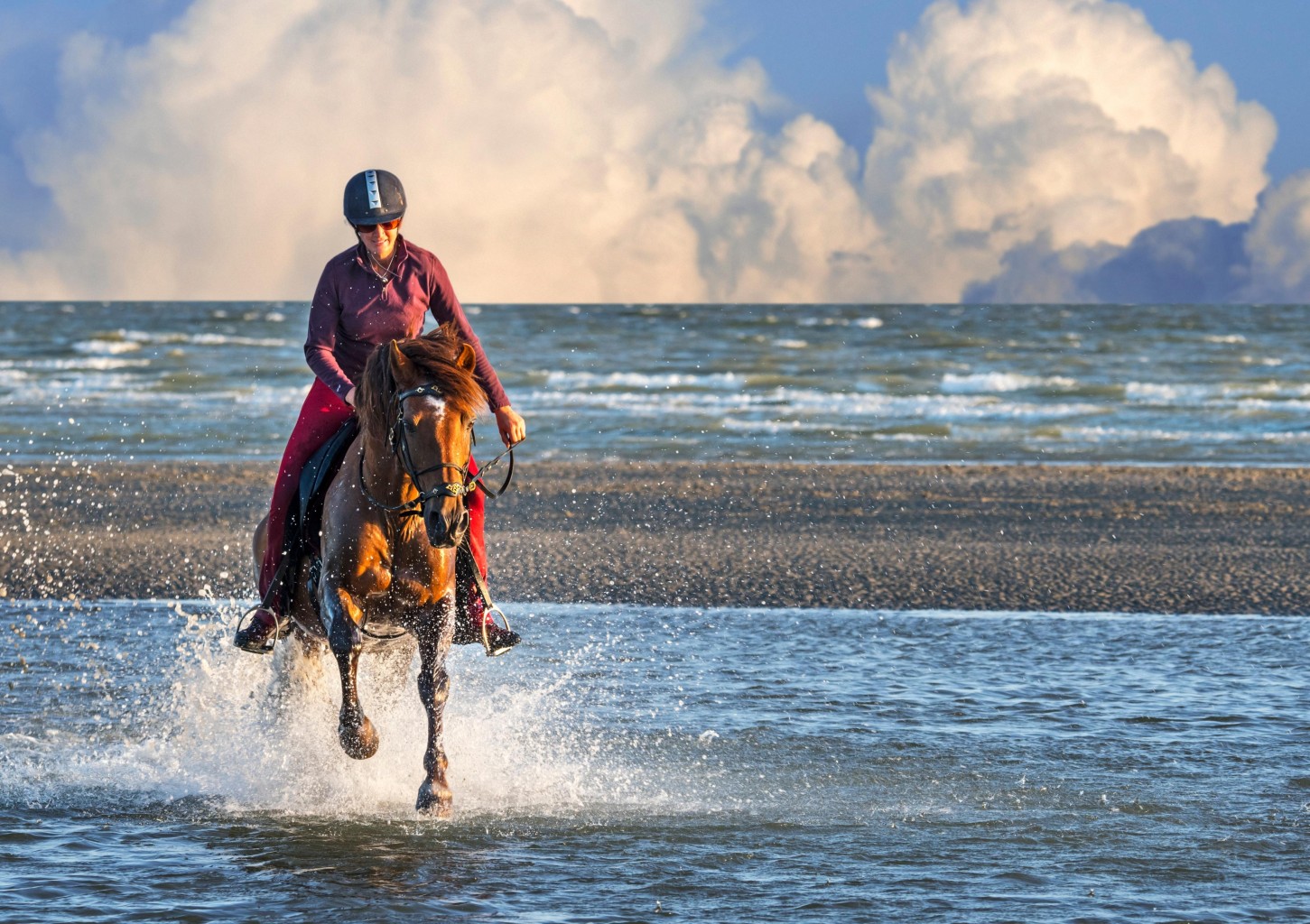 Jodinėjimas Kauno marių pakrante