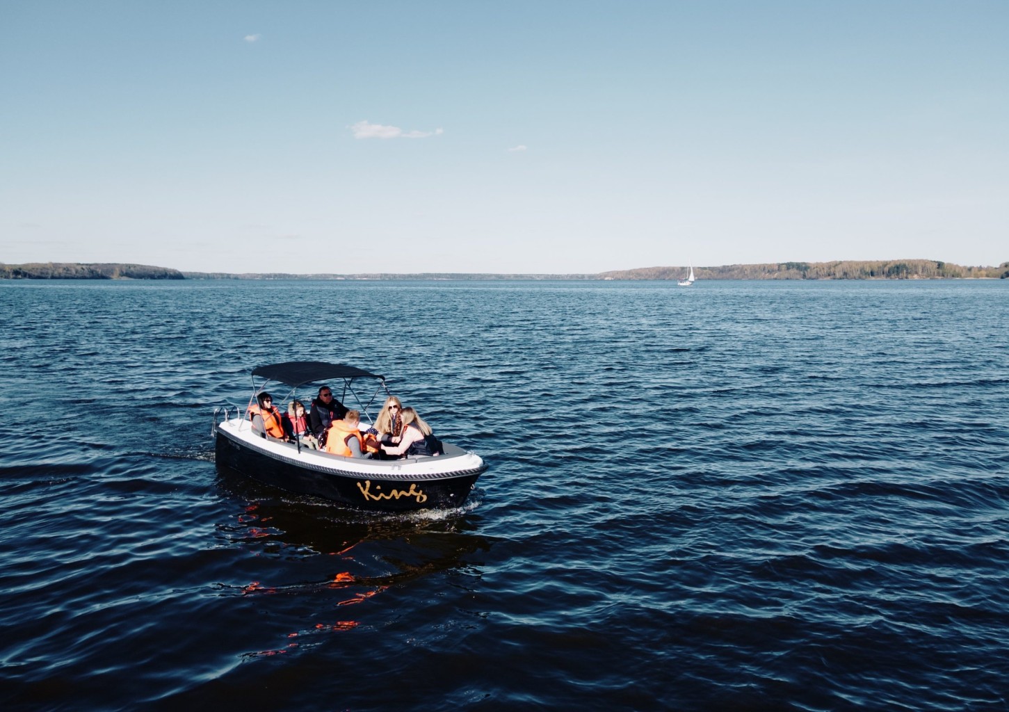Savarankiškas plaukimas kateriu „Royal time“ (3 val.)