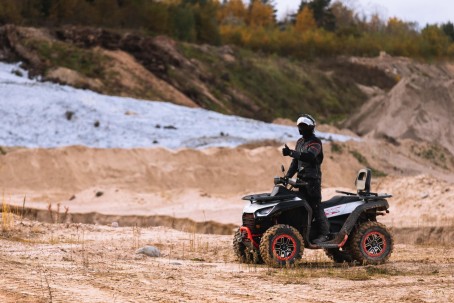 VIP pasivažinėjimas keturračiu dviem