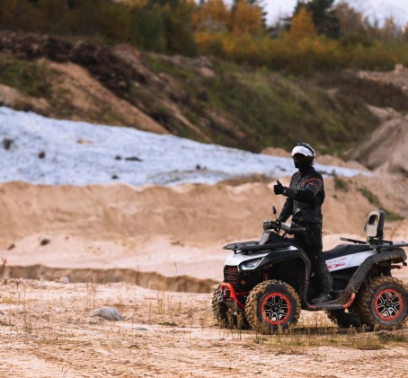 VIP pasivažinėjimas keturračiu DVIEM