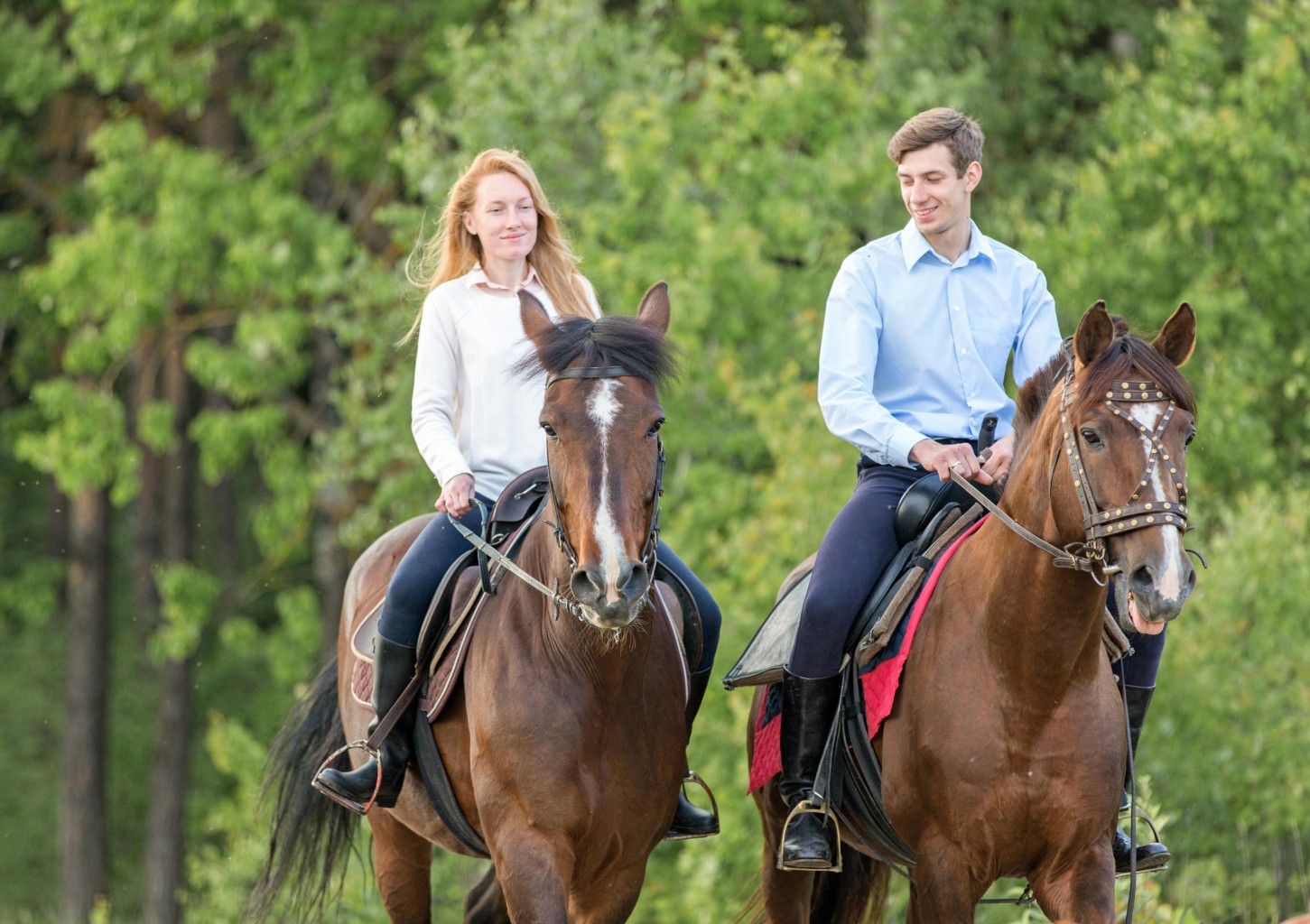 Jodinėjimas žirgais „Night rider“ dviem