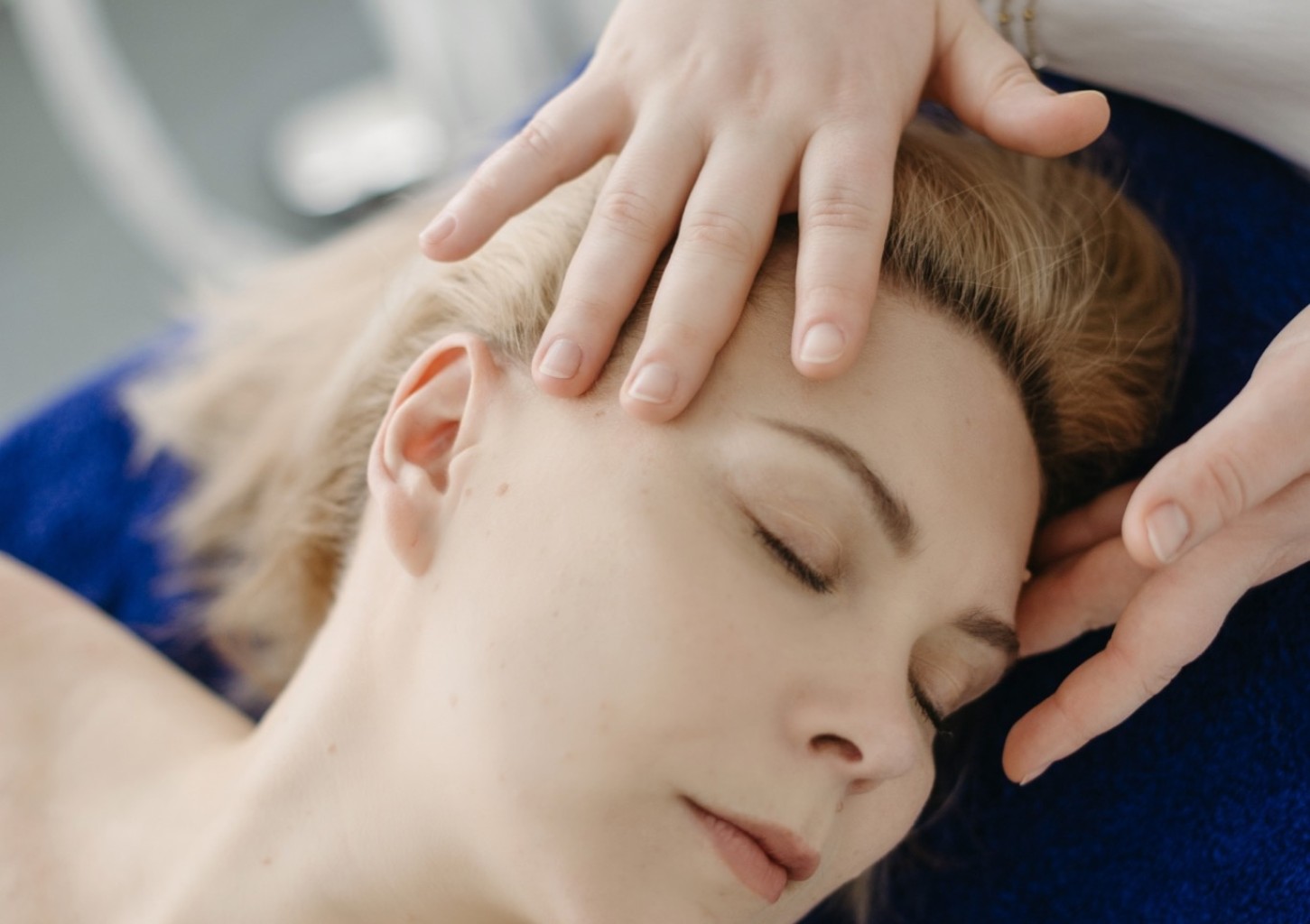 Klasikinis veido masažas klinikoje YOU