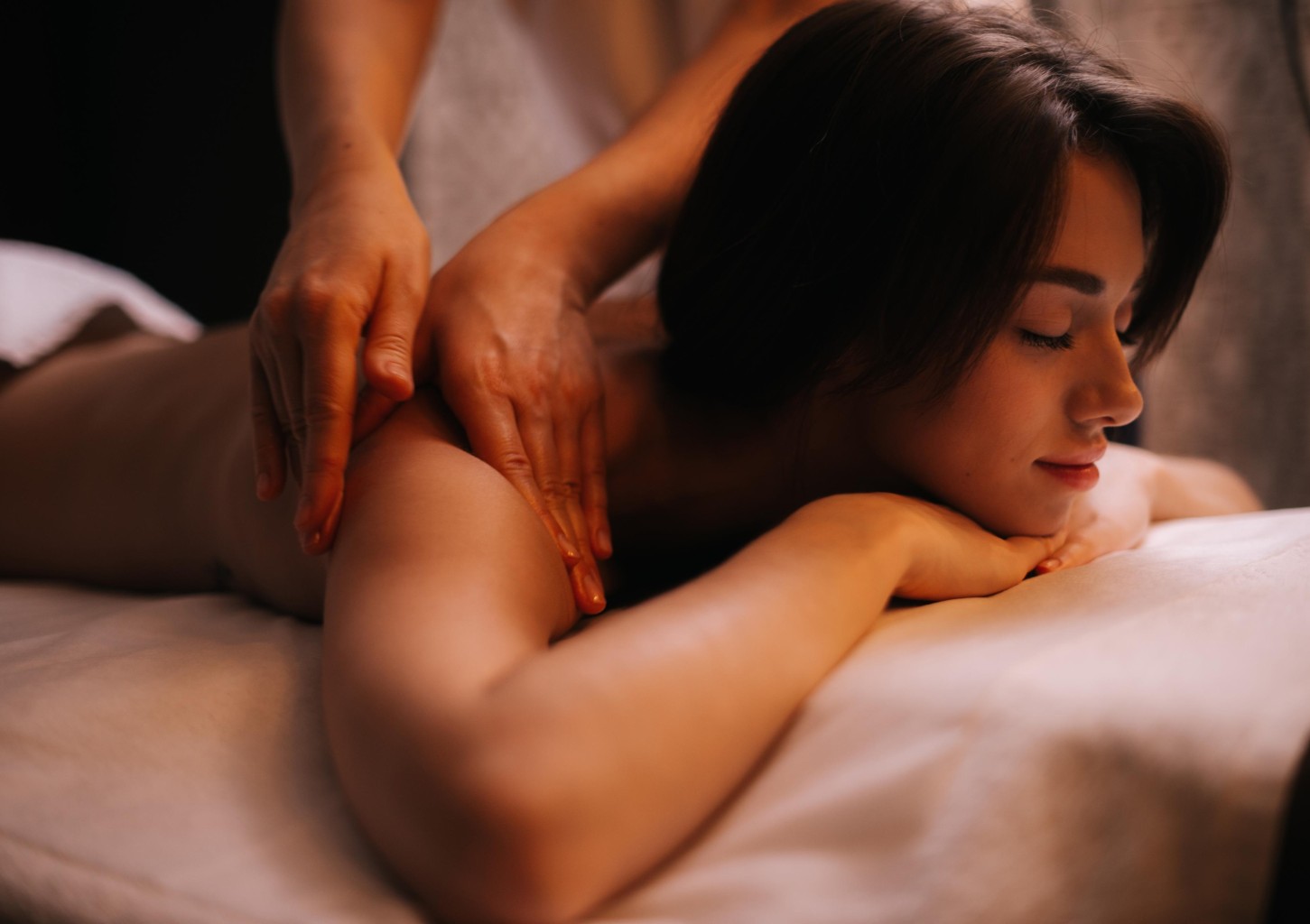 Gydomasis viso kūno masažas „Vilniaus Masažo klinika“