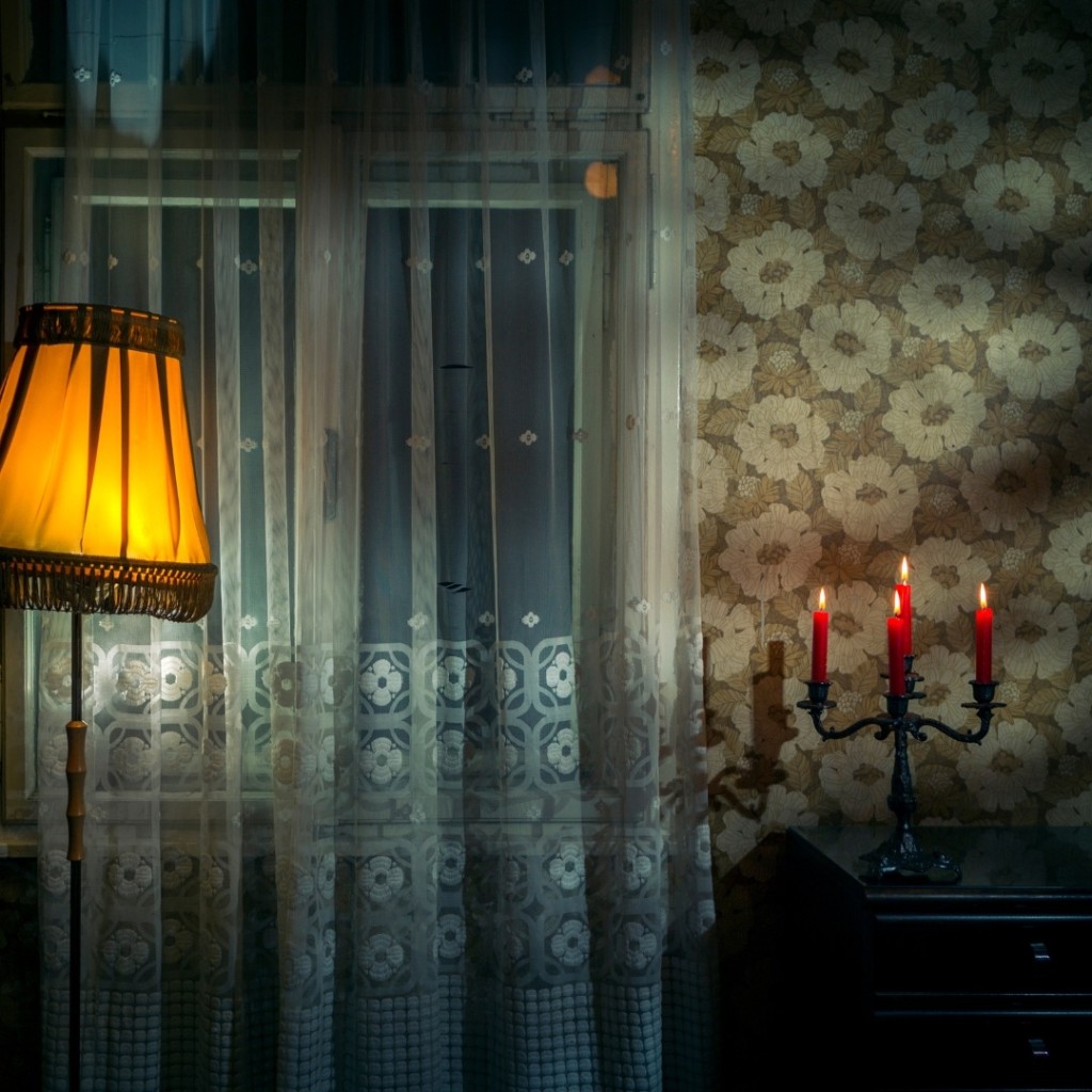 1 nakvynė dviem apleistame name su vaiduokliais