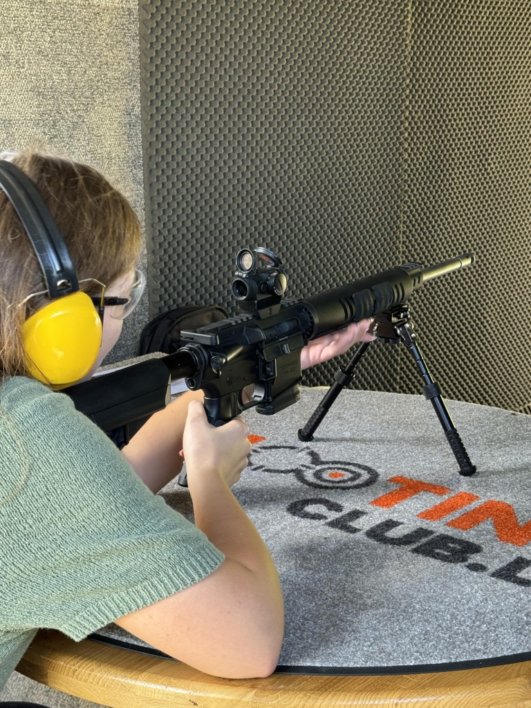 Šaudymas iš skirtingų kovinių ginklų pradedančiajam