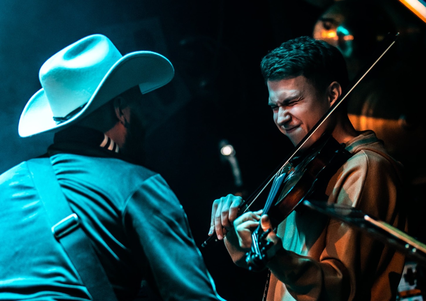 Smuiko pamokos muzikos studijoje „Visos Stygos“