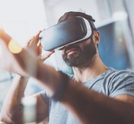 Streso valdymo virtualioje realybėje užsiėmimas dviem