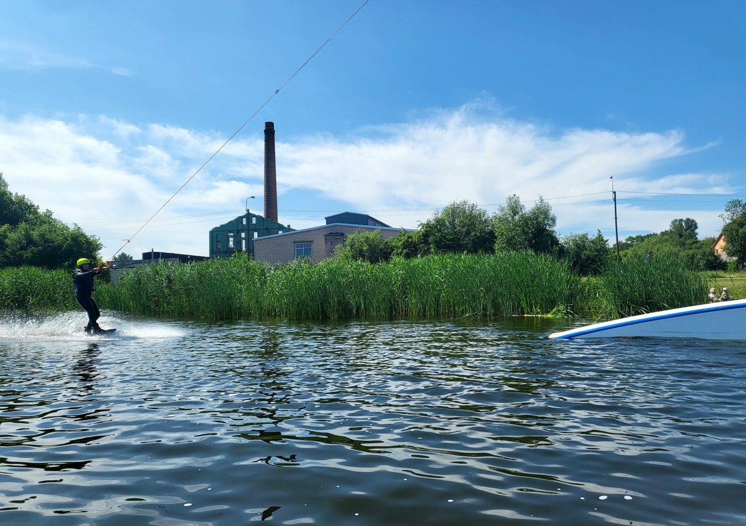 Plaukimas vandenlente wake parke „Marionette“ dviem