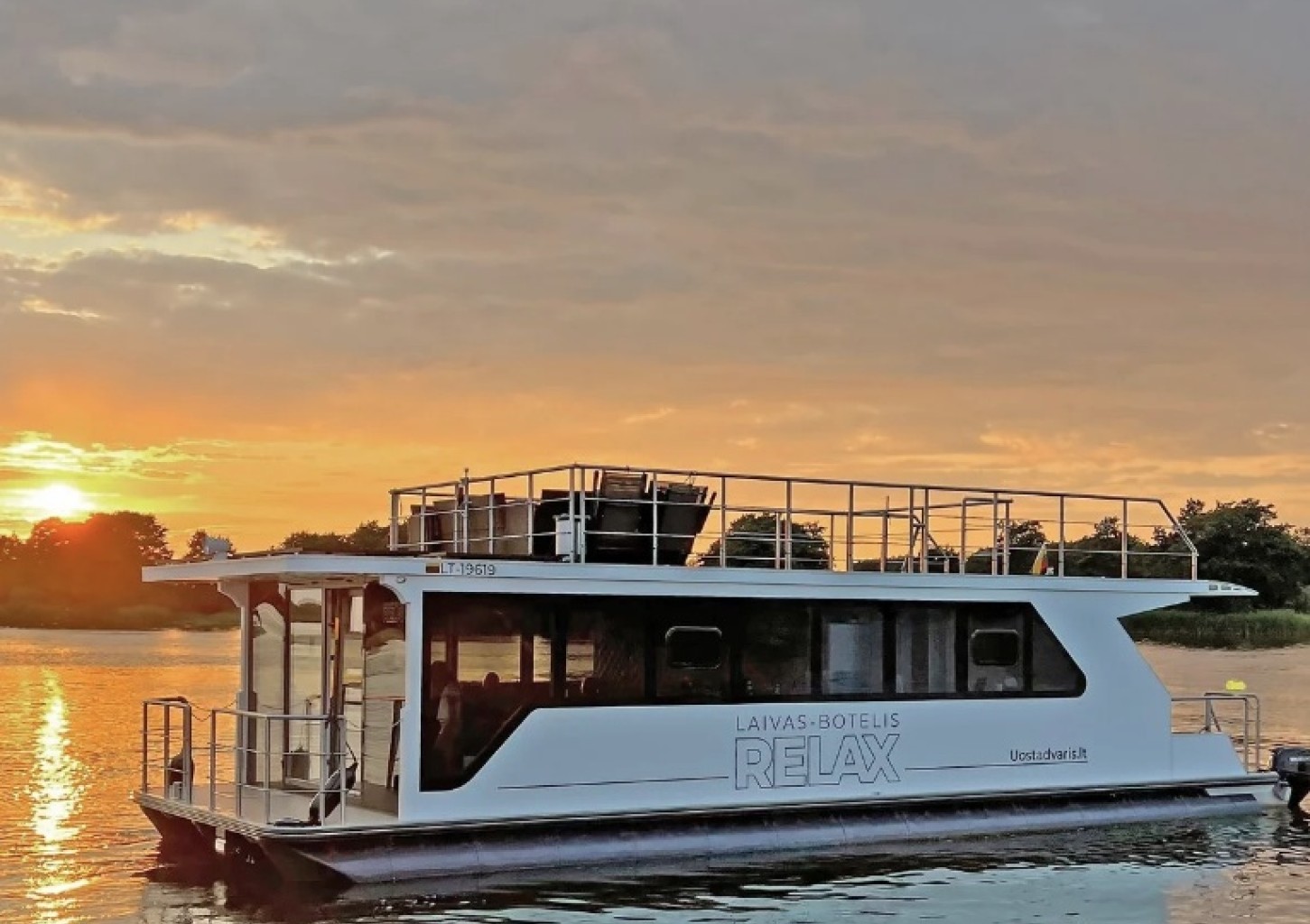 Plaukimas laivu „Relax“ (1-11 asm.)