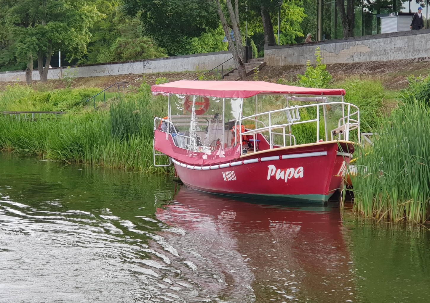 Plaukimas laivu „Pupa“ Birštone vaikui