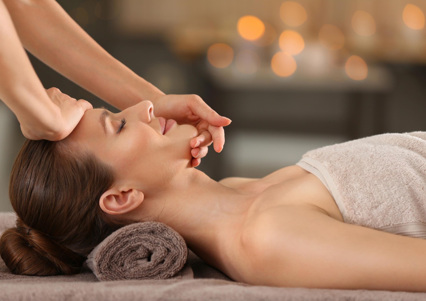 Kaklo, pečių ir nugaros masažas nuvargusiems