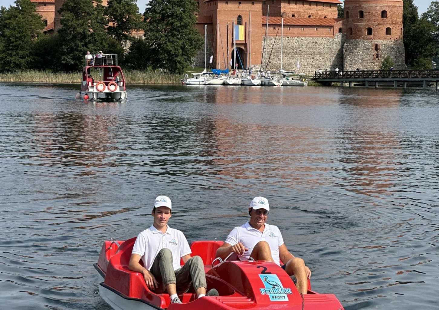 Kelionė dviviečiu ar keturviečiu vandens dviračiu