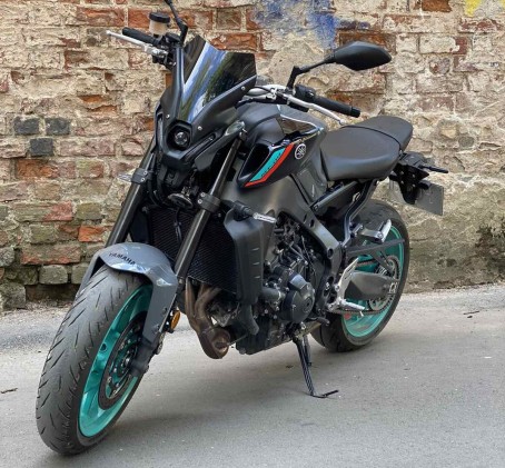 Išnuomok „Yamaha MT09“ ir pajusk greitį
