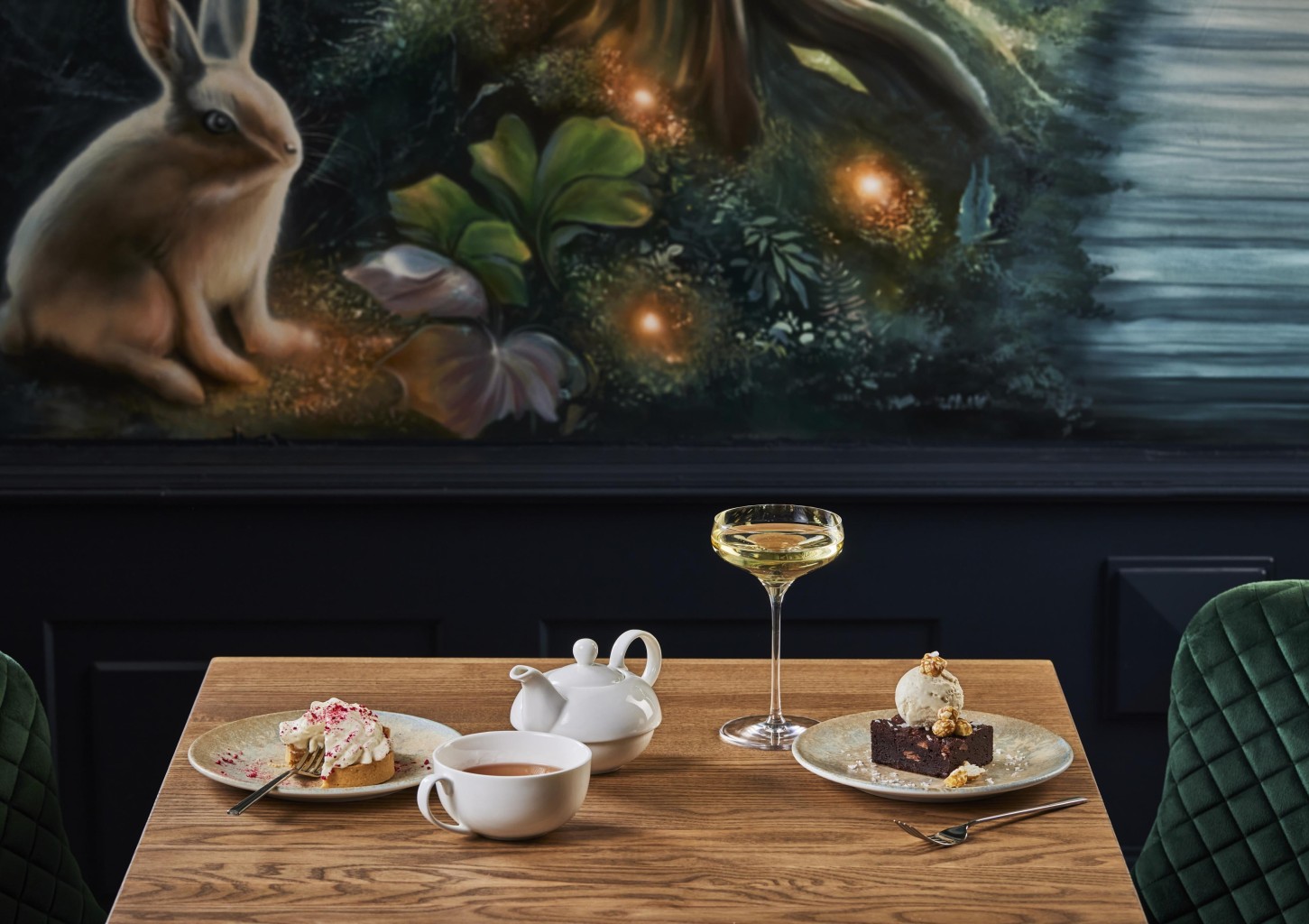 Romantiška vakarienė DVIEM gastro bare „Rabbit Hole“