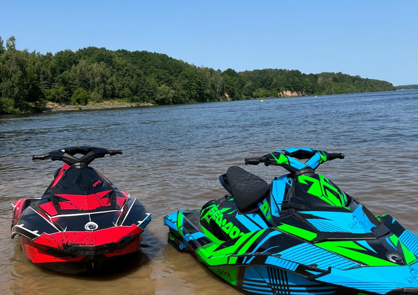 Pasiplaukiojimas „SPARK TRIXX“ čipuotu vandens motociklu (1 val.)