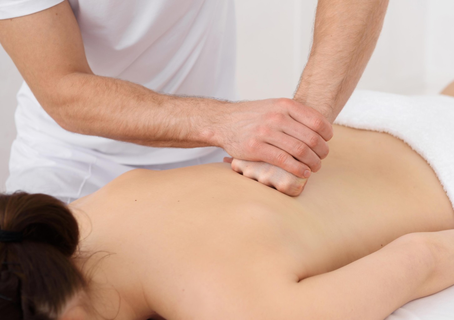 Giliųjų audinių nugaros masažo paketas