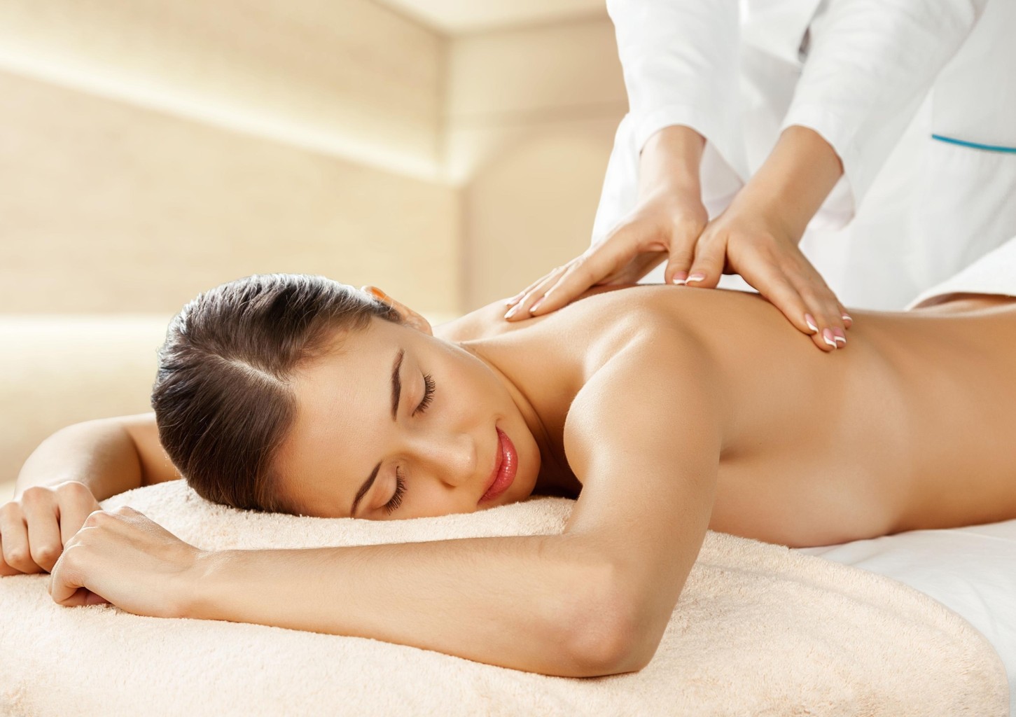 Kojų ir nugaros atstatomasis masažas (1 val.)