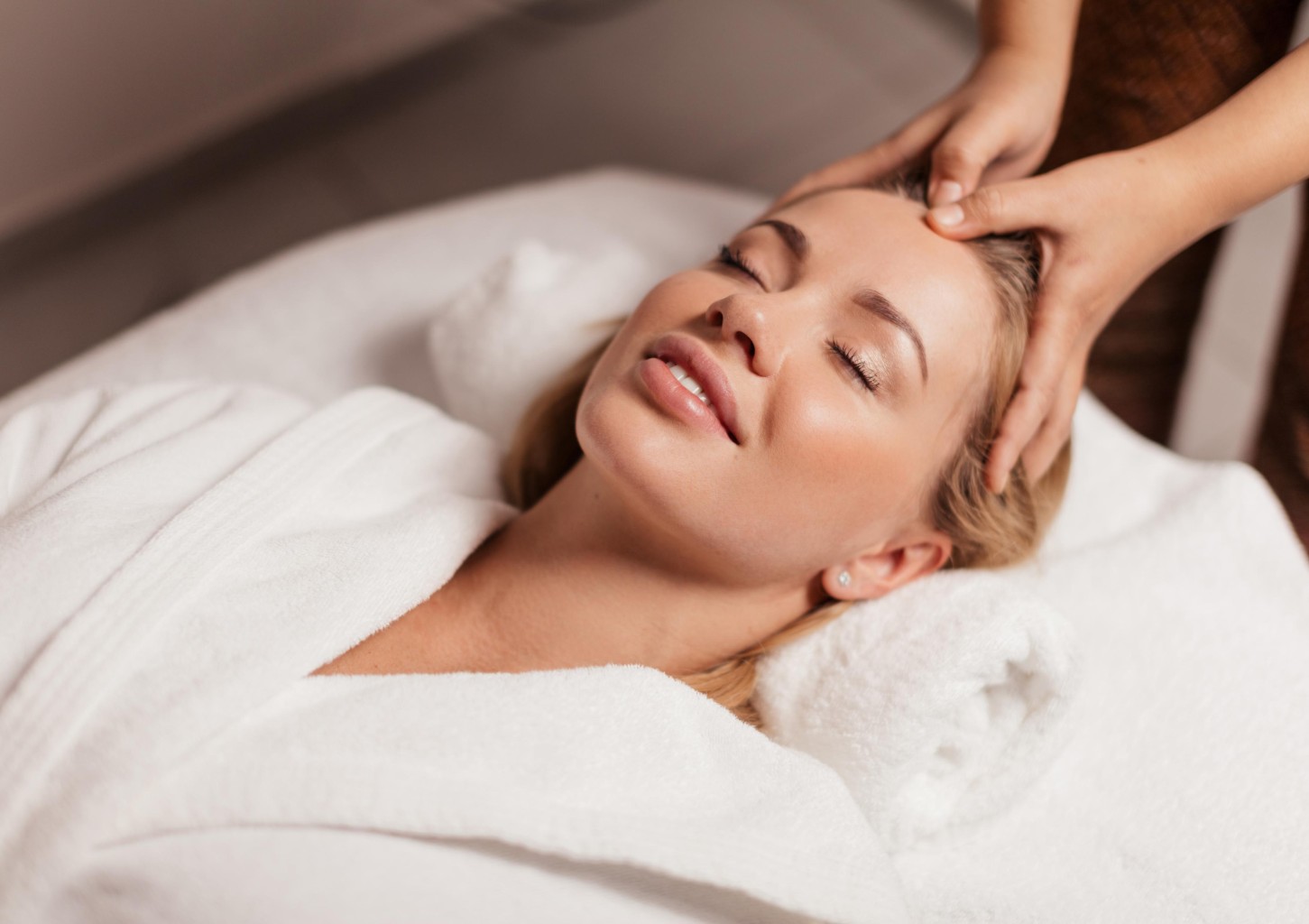 Veido, kaklo, dekoltė masažas „Jaunystė“