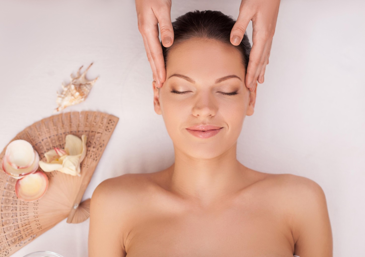 Galvos, kaklo ir pečių juostos masažas