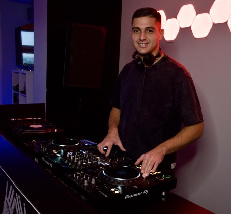 Profesionali DJ pamoka muzikos studijoje „ATIK ESUP“