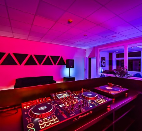 Vaiko gimtadienio šventė DJ studijoje „ATIK ESUP“ su fotografu