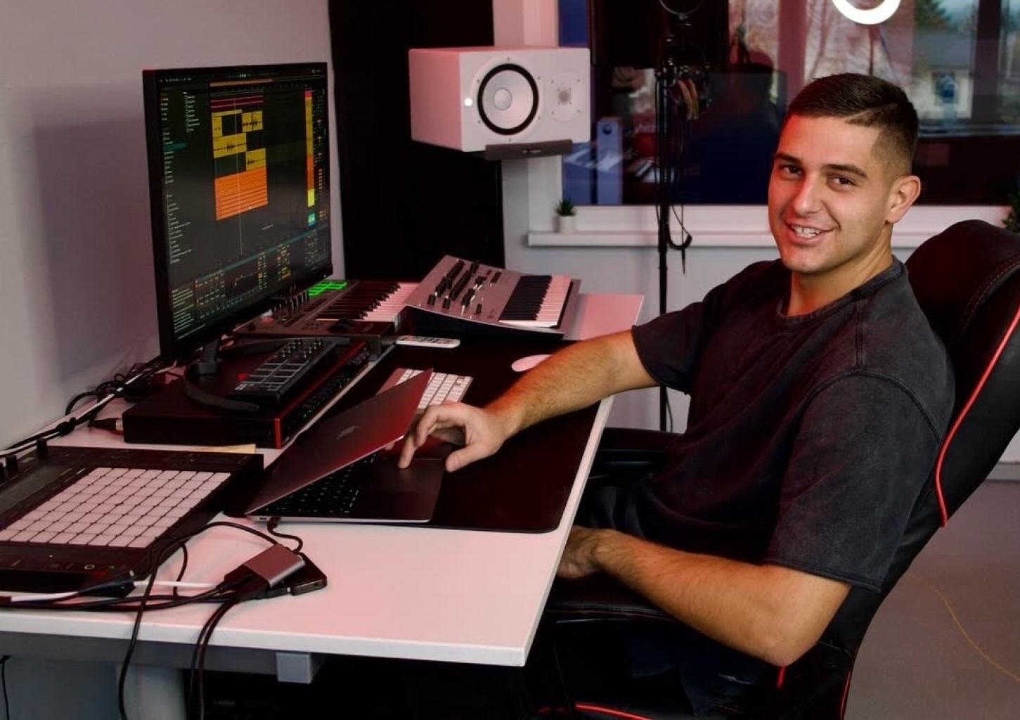 Profesionali muzikos produkcijos pamoka DJ studijoje „ATIK ESUP“