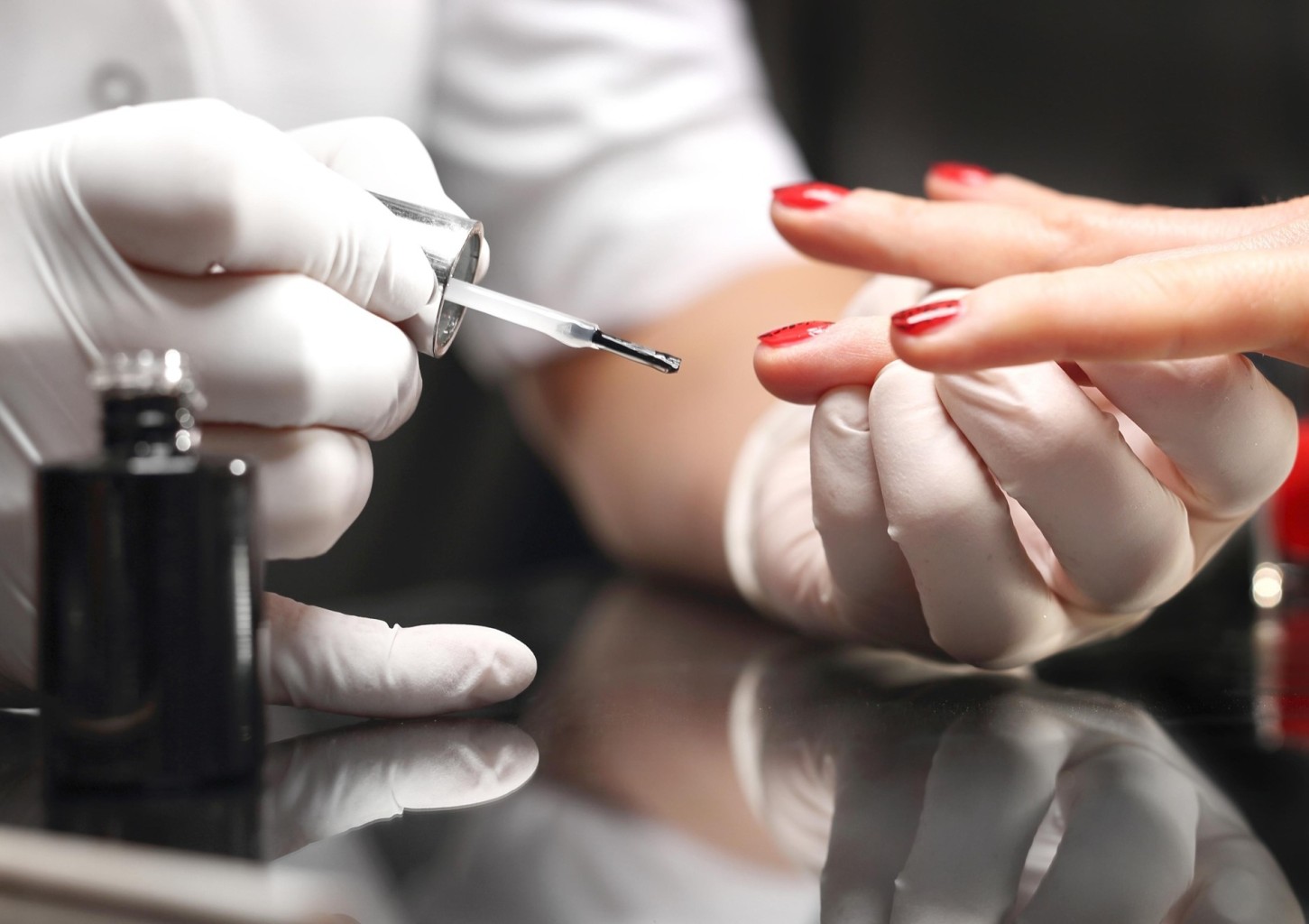 SPA manikiūras + rankų masažas su geliniu lakavimu