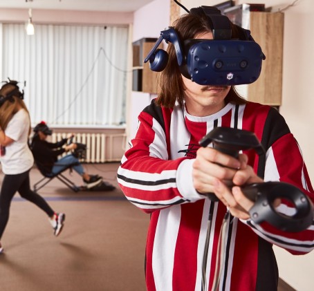 Pramoga su 2 VR akiniais „VR Kambaryje“