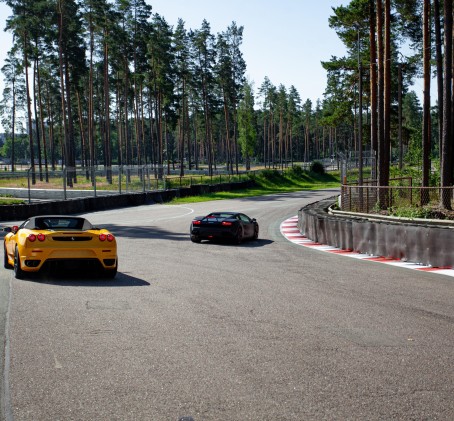 Pasivažinėjimas Ferrari arba Lamborghini „Nemuno žiede“