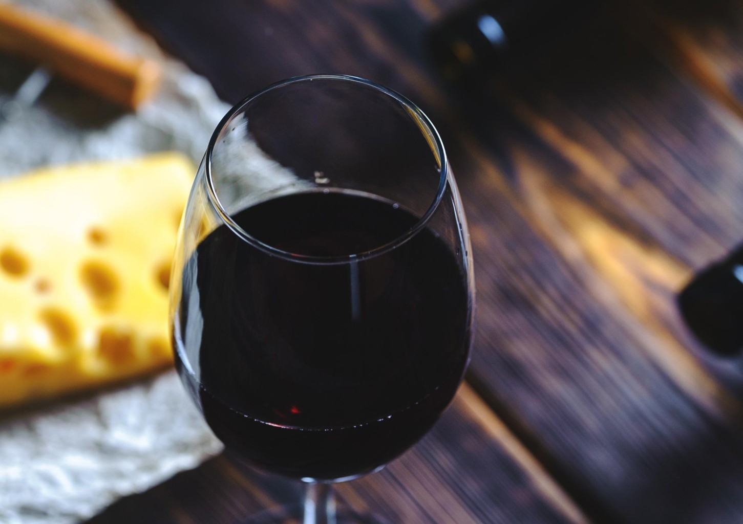 Vynų ir sūrių degustacija