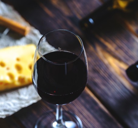 Vynų ir sūrių degustacija