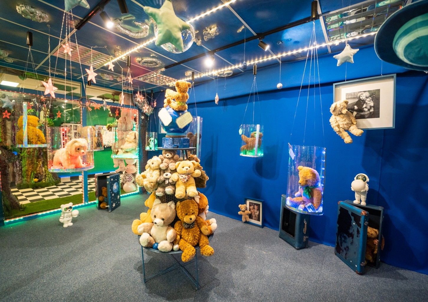 Apsilankymas Raganiukės teatro naujame meškinų muziejuje „PLUSHY B 55“ dviem