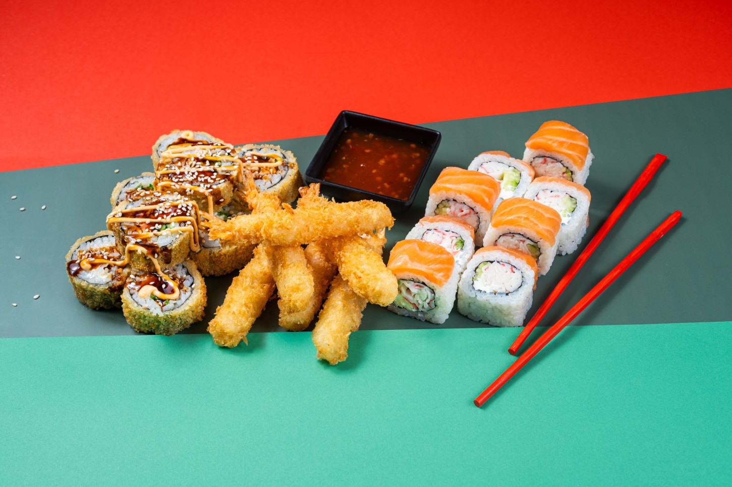 Šventinis 22 vnt. sušių rinkinys restorane „Sushi lovers“