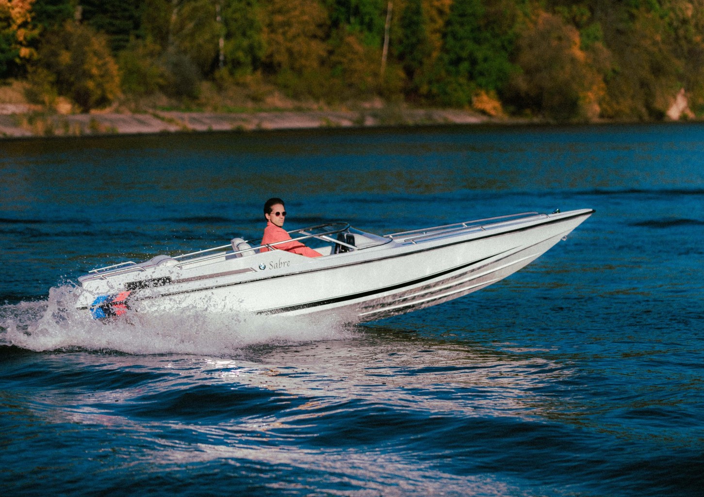 Pasiplaukiojimas legendiniu BMW Plancraft Sabre