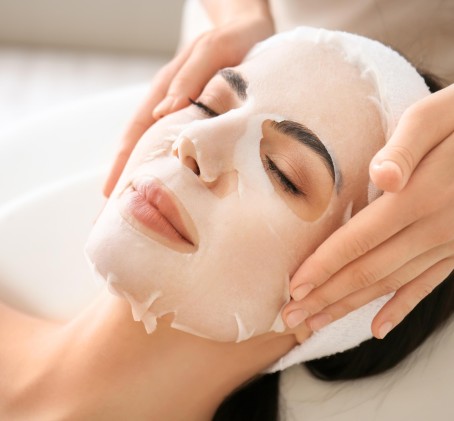 „Anti-Age“ procedūra su limfodrenažiniu masažu „R-Sleek Face“
