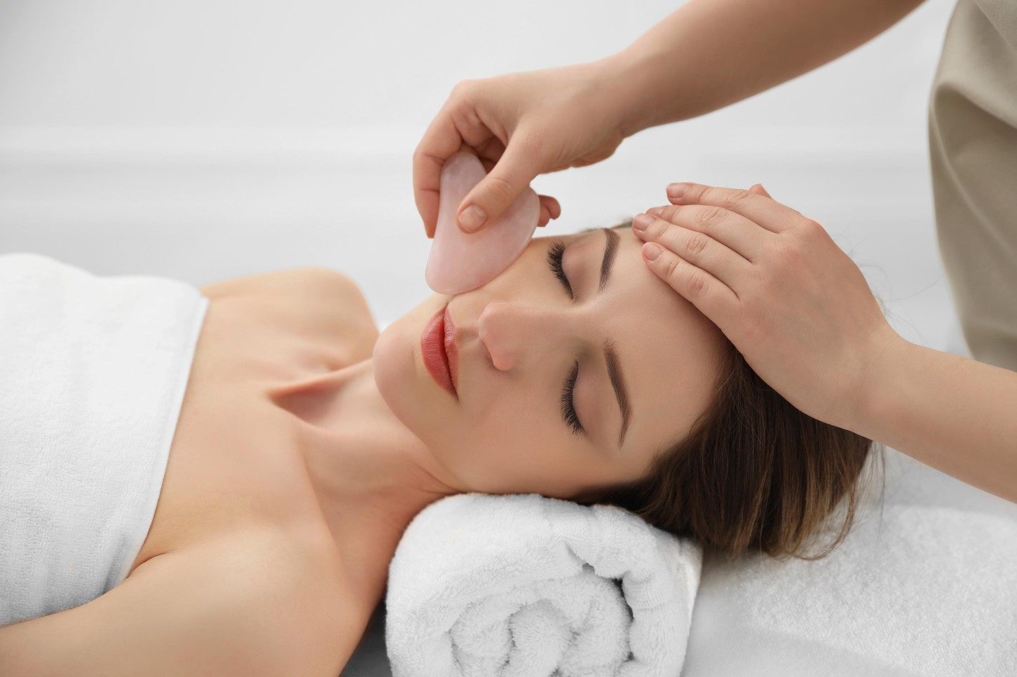 Veido terapinis „Gua Sha“ masažas