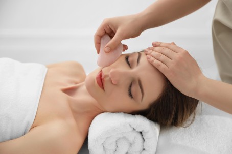 Veido terapinis „Gua Sha“ masažas