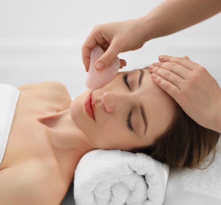 Veido terapinis „Gua Sha“ masažas