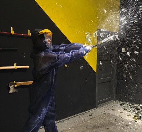Išdaužyk savo emocijas „Smash Room“ kambaryje Klaipėdoje