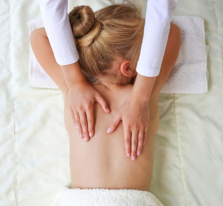 Nugaros masažas vaikui Vilniuje