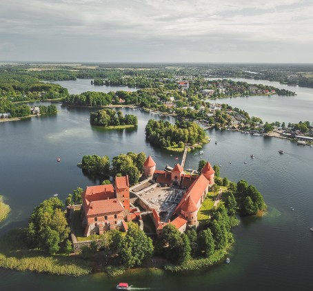 Skrydis virš Trakų ir 44 ežerų DVIEM