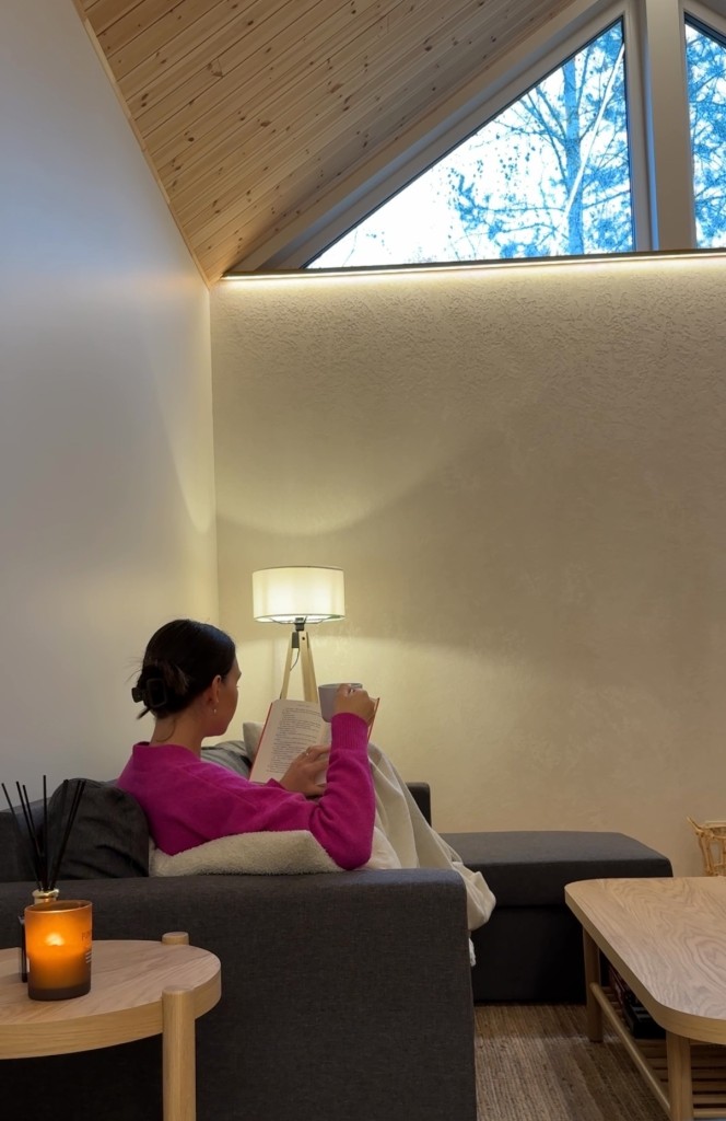 Nakties poilsis „Miško kortai“ namelyje su atskiru miegamuoju 1 asm.