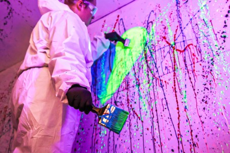 Ištaškyk emocijas spalvų kambaryje „Paleisk“